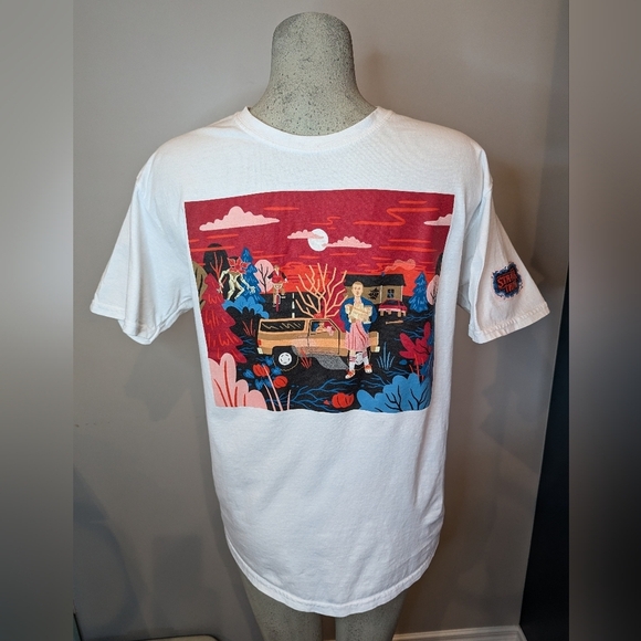 Stranger Things white tee with abstract Graphic unisex Size Medium - Picture 7 of 7